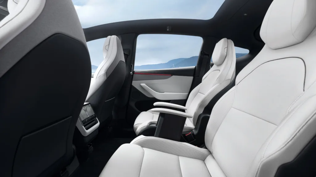 Tesla ruszyła ze sprzedażą Modelu Y L. Wersję Launch Series wyceniono w USA na 62 tys. USD - ModelYL 71