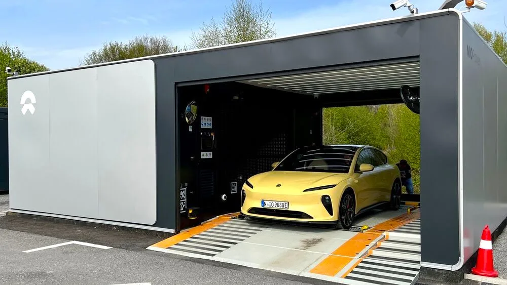 Miały zastąpić stacje benzynowe. Czy stacje akumulatorowe to ślepa uliczka motoryzacji? - NIO swap battery V gen