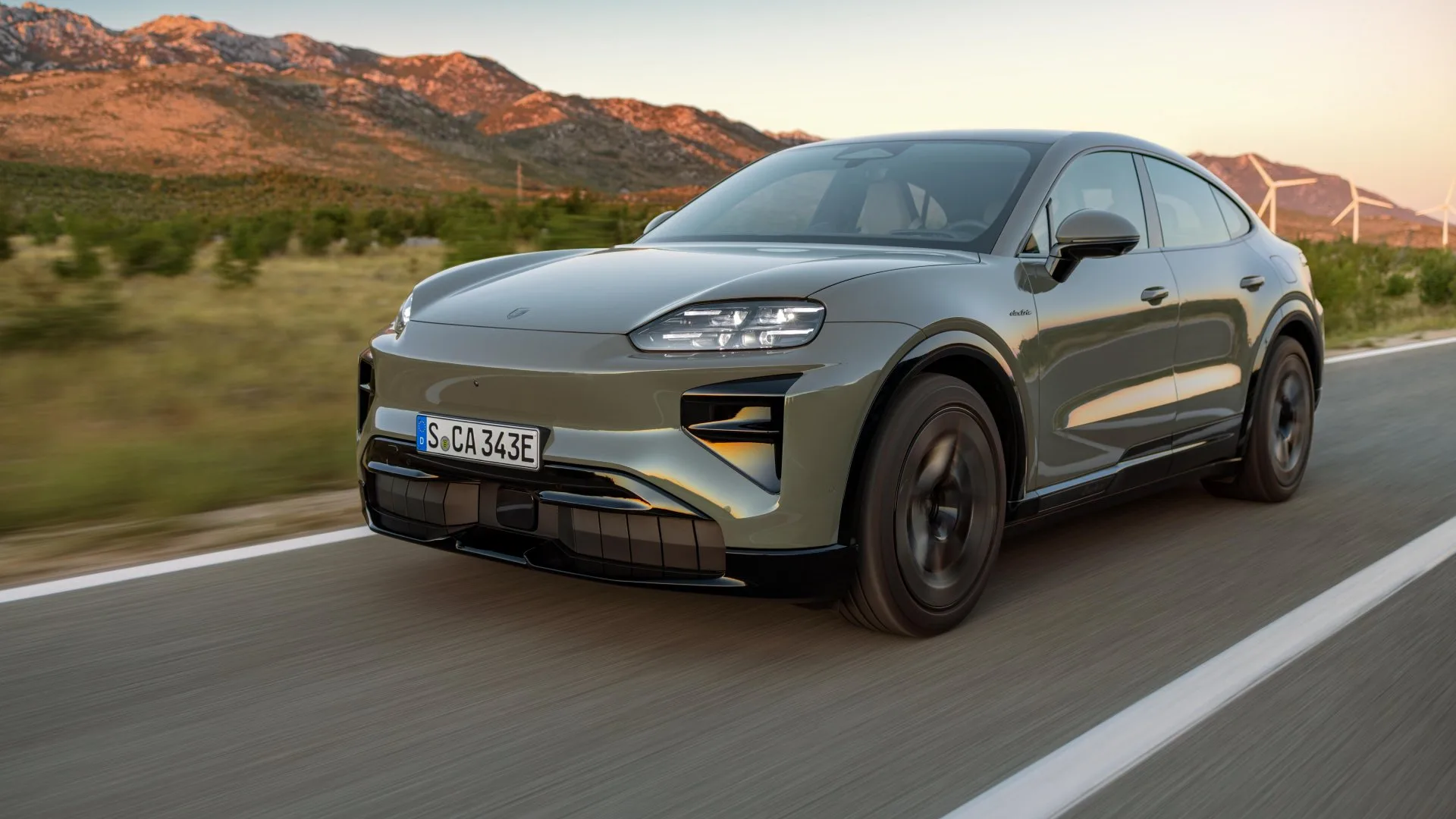 Porsche płórocze sprzedaż 1 Cayenne Electric