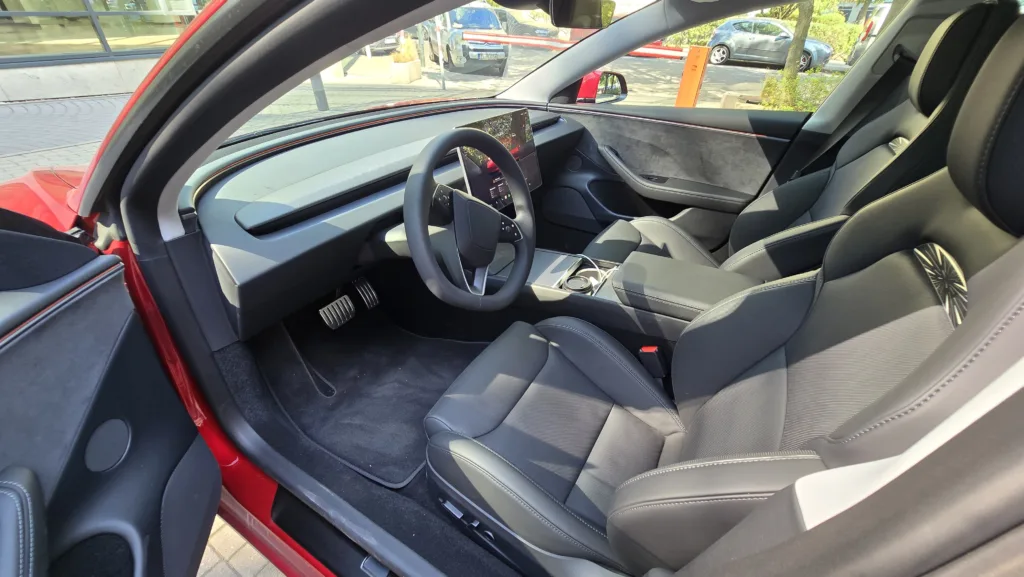 Tesla Model 3 z „drugiej ręki”. Zadbany model za 100 tys. złotych? To możliwe! - Tesla uzywana Model 3 2