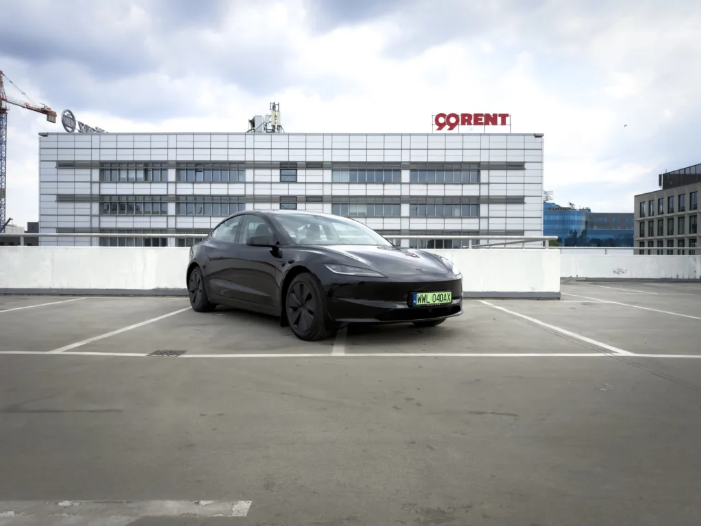Tesla ma już dobrego elektryka. Teraz czas na autonomię FSD w Europie - Tesla 3RWD 0