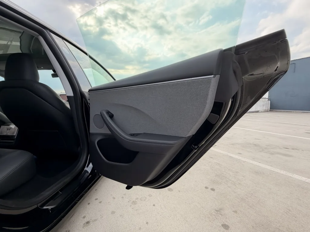 Tesla ma już dobrego elektryka. Teraz czas na autonomię FSD w Europie - Tesla 3RWD 14