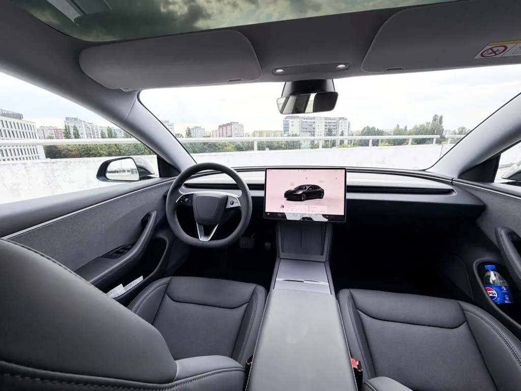 Tesla ma już dobrego elektryka. Teraz czas na autonomię FSD w Europie - Tesla 3RWD 15