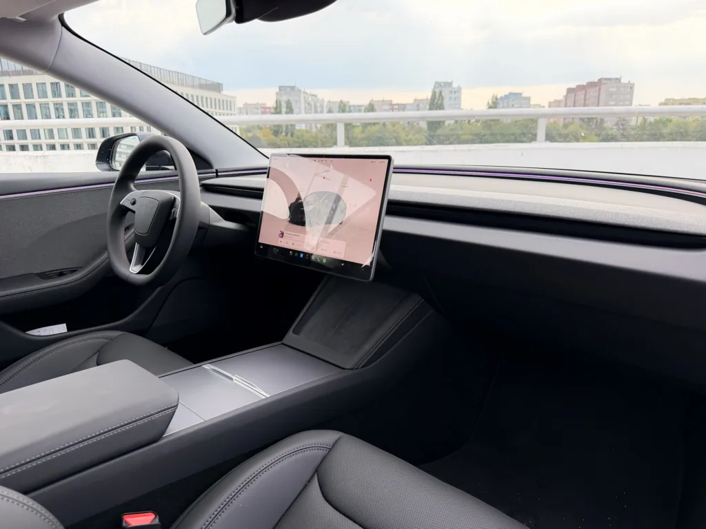Tesla ma już dobrego elektryka. Teraz czas na autonomię FSD w Europie - Tesla 3RWD 16