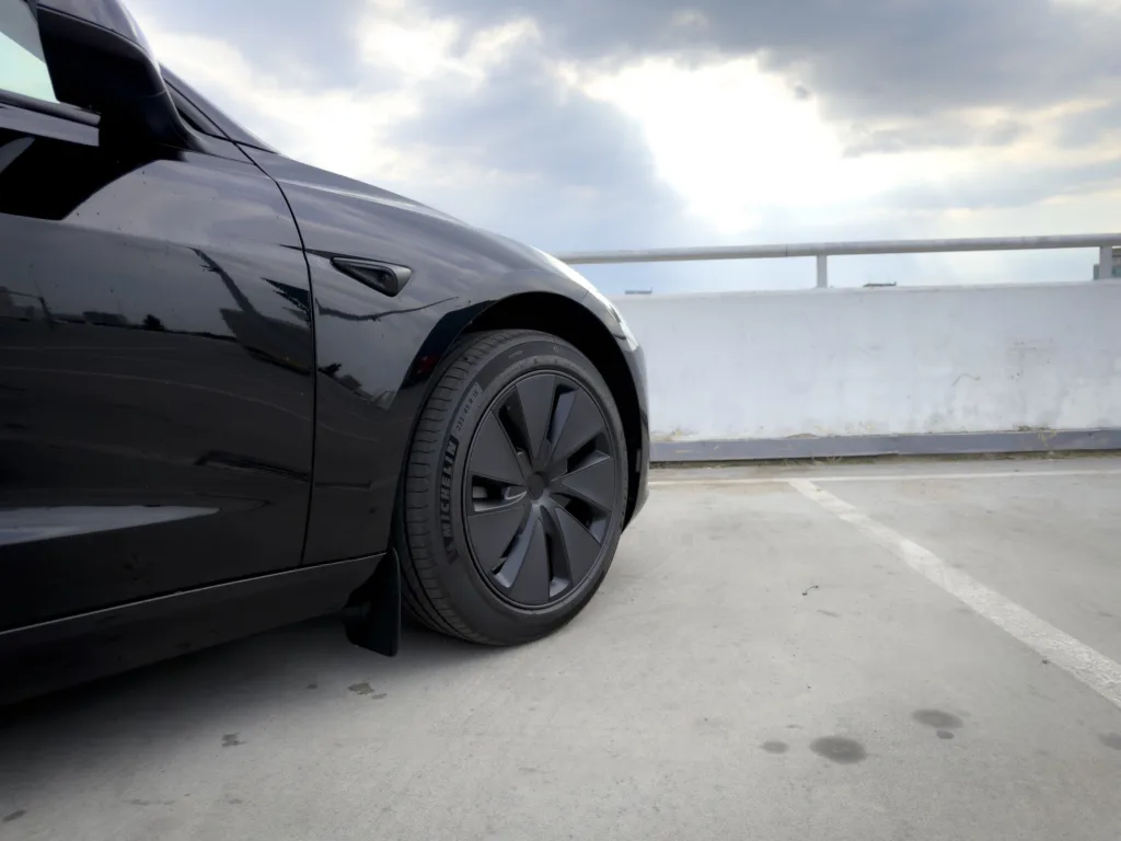 Tesla ma już dobrego elektryka. Teraz czas na autonomię FSD w Europie - Tesla 3RWD 7