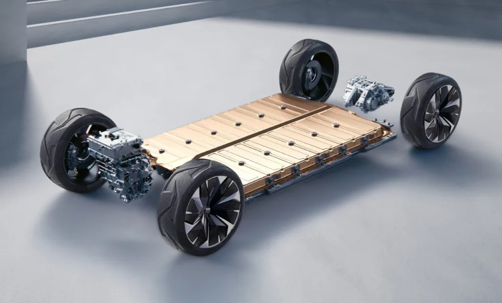 Platformy EV powstają w Chinach dwa razy szybciej. Europejscy producenci aut marnotrawią czas i pieniądze! - ultium platforma