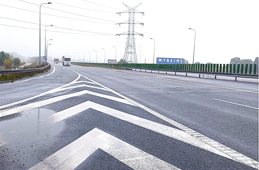 Drożej na A2, ale szybciej na A4. Nowe technologie i darmowe przejazdy dla kierowców EV - A1 fot gddkia