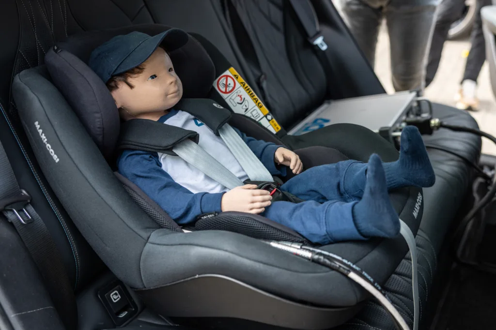 Gdy radar nie widzi. ADAC testuje Child Presence Detection i ujawnia słabości - ADAC systemy niemowleta 22