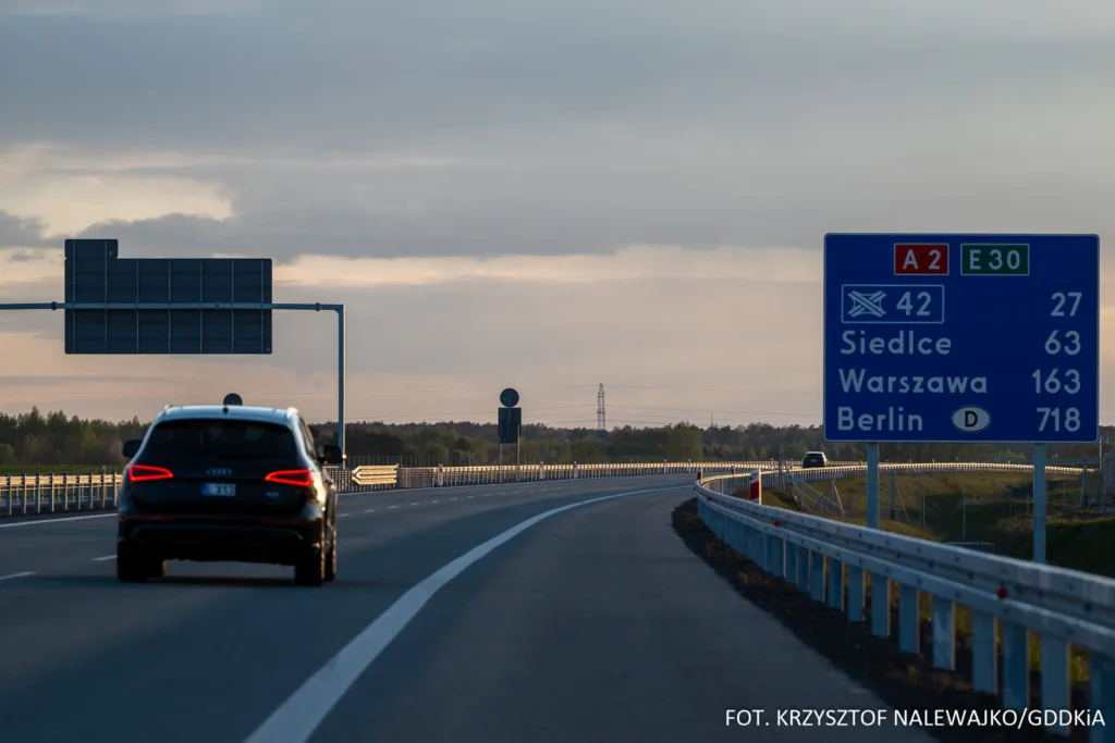 GDDKiA: koniec „patobetonu” i trzy pasy od i do stolicy. 150 kilometrów do celu! - GDDKiA autostrady Krzysztof Nalewajko 77