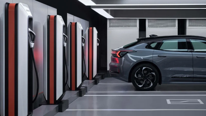 Chińczycy podkręcają napięcie: Geely pracuje nad 1 000‑woltową architekturą - Geely 1000 V fot. Zeekr 3