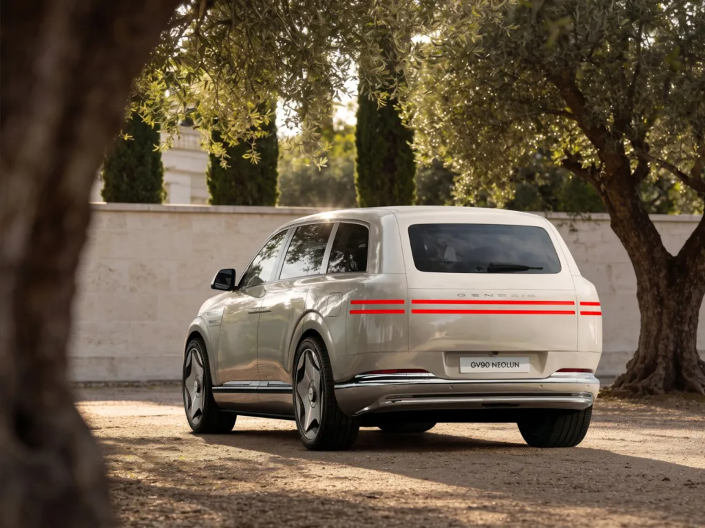 Genesis GV90: koreański luksus wchodzi na poziom Rolls-Royce’a. Drzwi otwierane na oścież i 657 KM - Genesis GV90 2