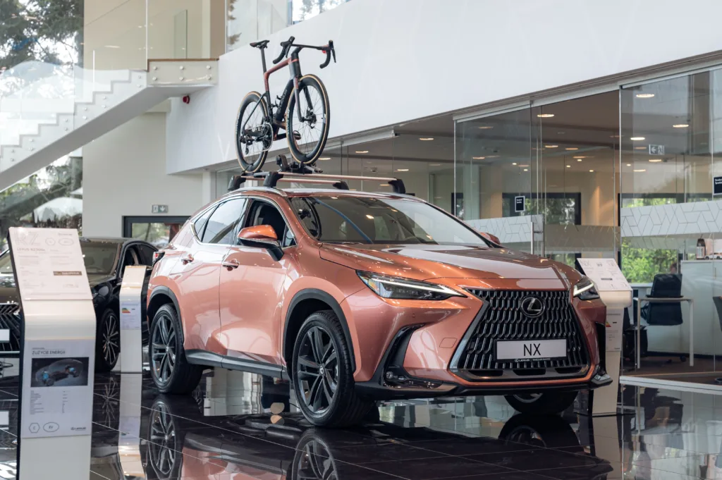 Luksusowy Lexus na dwóch kołach za 60 tysięcy złotych - Lexus i dwa kola 4