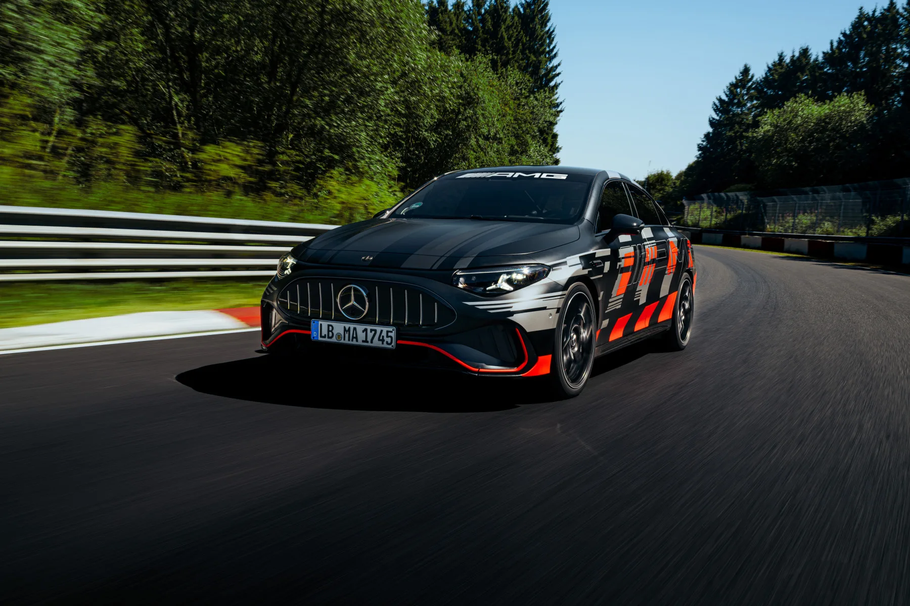 Mercedes-AMG CLA 45 rekord Nürburgring 1