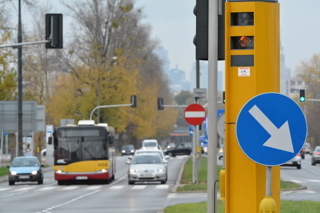 Koniec pobłażania na drogach. Trzy nowe znaki zmienią sposób karania kierowców. Za trzy lata! - Nowe znak 2
