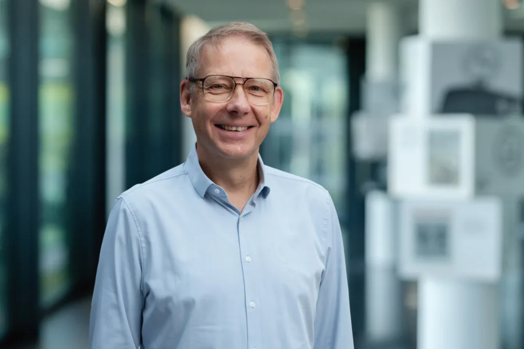 Continental pokazuje, jak będzie wyglądała „guma” przyszłości w elektromobilności - Opona EV continental dr andreas topp 1