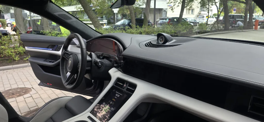Porsche kończy produkcję Taycana. W tle słabnąca sprzedaż i presja konkurencji - Taycan 3