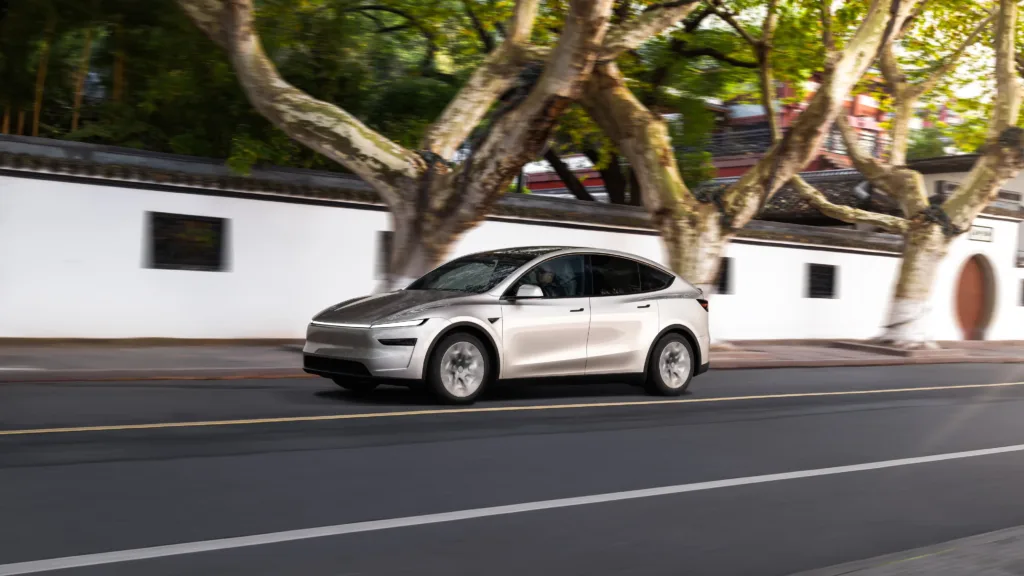 Większa Tesla Model Y trafi w końcu do Europy? Są ważne wskazówki Większa Tesla Model Y trafi w końcu do Europy? Są ważne wskazówki - Tesla Y L w Europie 4
