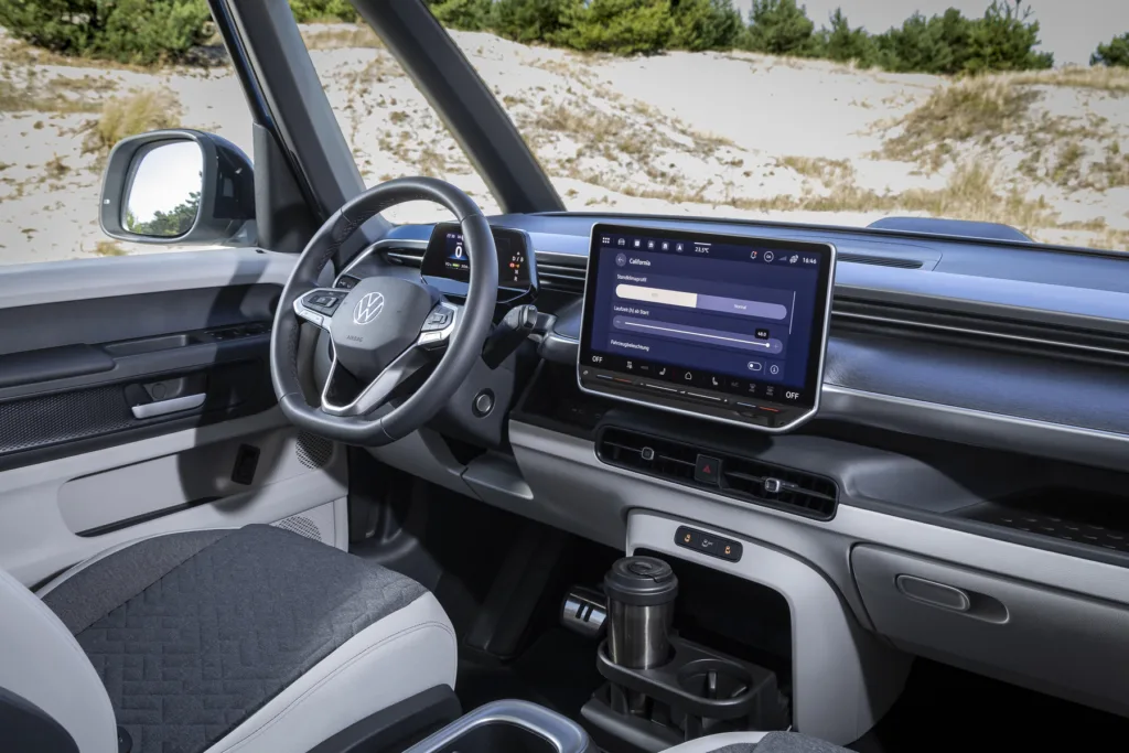 Volkswagen ma pierwszą elektryczną Californię. Dwa akumulatory, 286 KM i nocleg dla dwóch osób Volkswagen ma pierwszą elektryczną Californię. Dwa akumulatory, 286 KM i nocleg dla dwóch osób - Volkswagen ID. california cruise 4