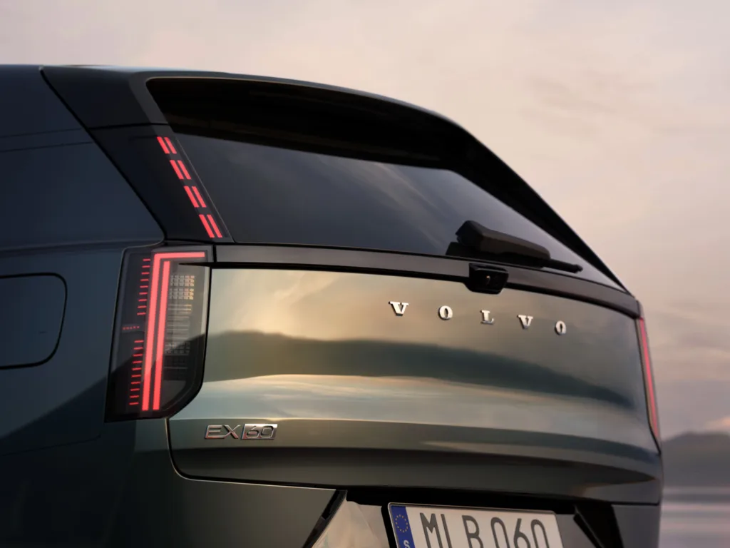 Volvo EX50 coraz bliżej. Zastąpi znany model i powalczy z Teslą - Volvo EX60 i EX50 3