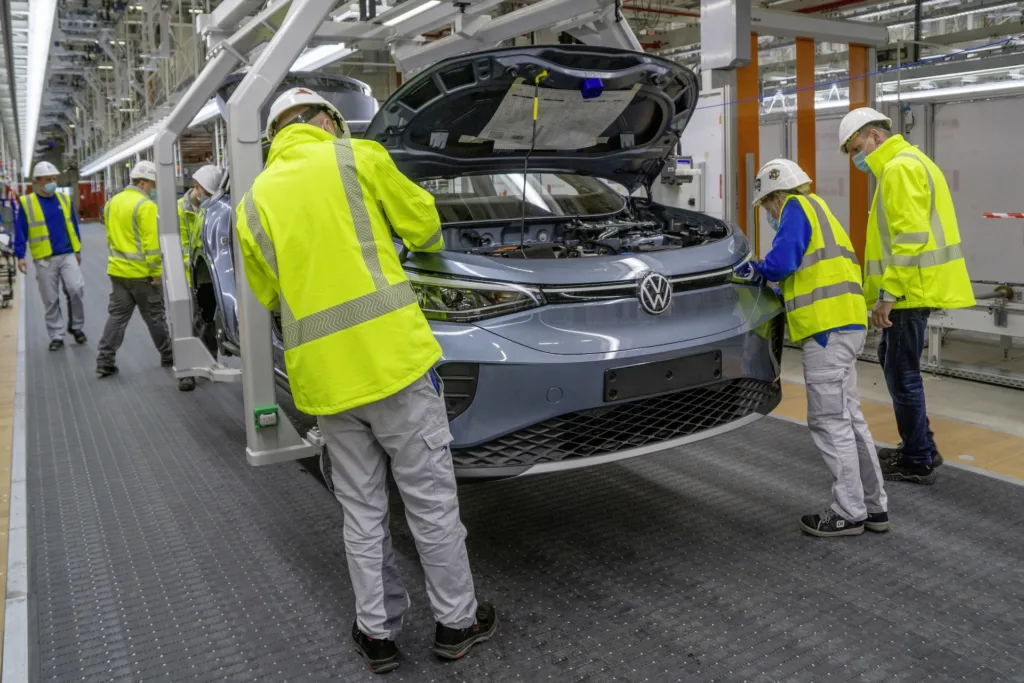 ID. Tiguan, czyli powrót Volkswagena do korzeni w elektrycznym wydaniu - obraz 12