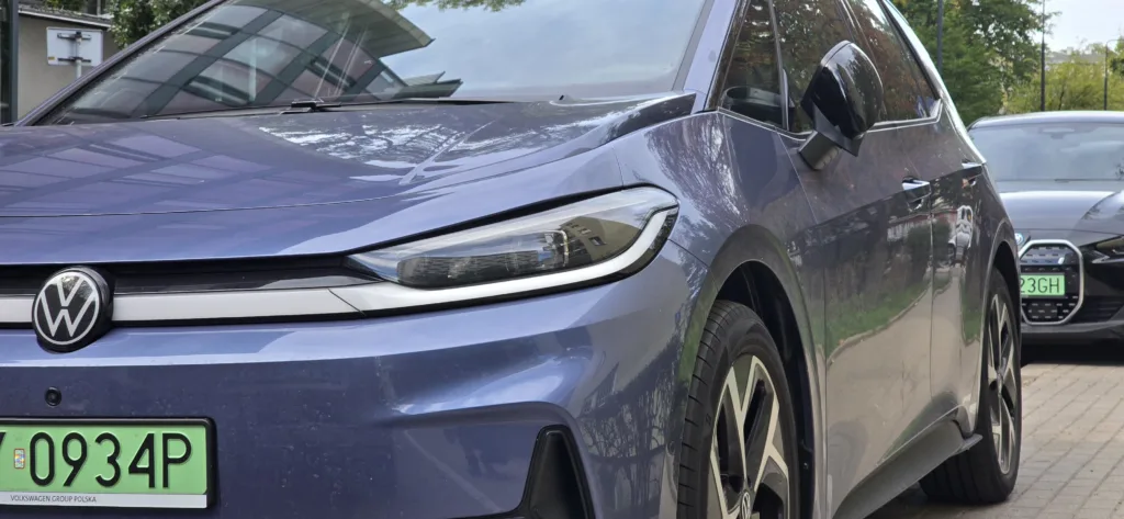 Badanie ADAC: Małe „spalinówki” drożeją, „elektryków” przybywa. Zbędne wyposażenie sztucznie winduje ceny! - ADAC ceny male auta 1