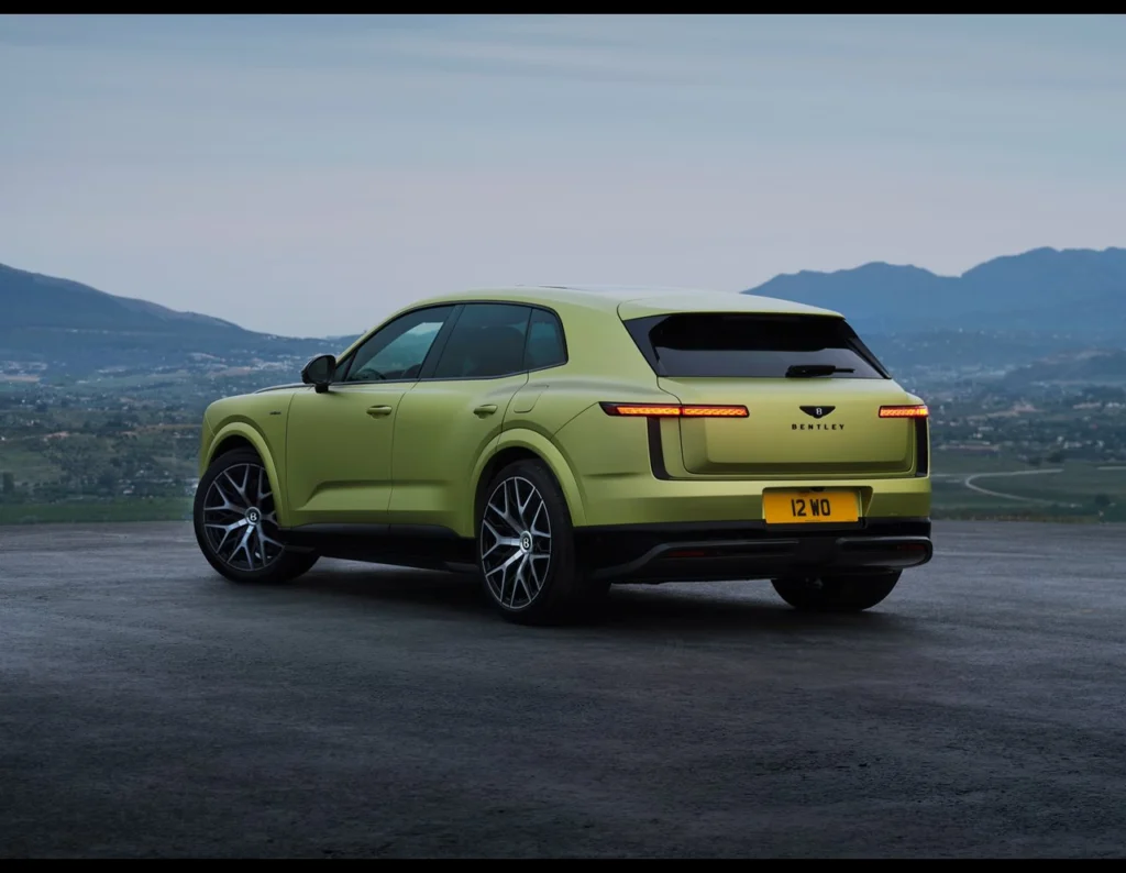 Bentley Torcal to pierwszy elektryczny model marki. Ma 888 KM i 600 km zasięgu - Bentley Trocal 2