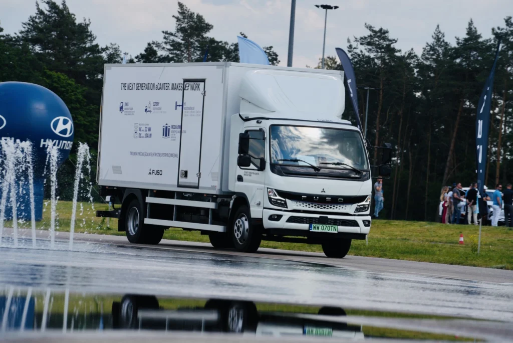 2 mld zł na elektryczne ciężarówki i 121 wniosków. Zapytaliśmy NFOŚiGW o szczegóły 2 mld zł na elektryczne ciężarówki i 121 wniosków. Zapytaliśmy NFOŚiGW o szczegóły - DSC06316