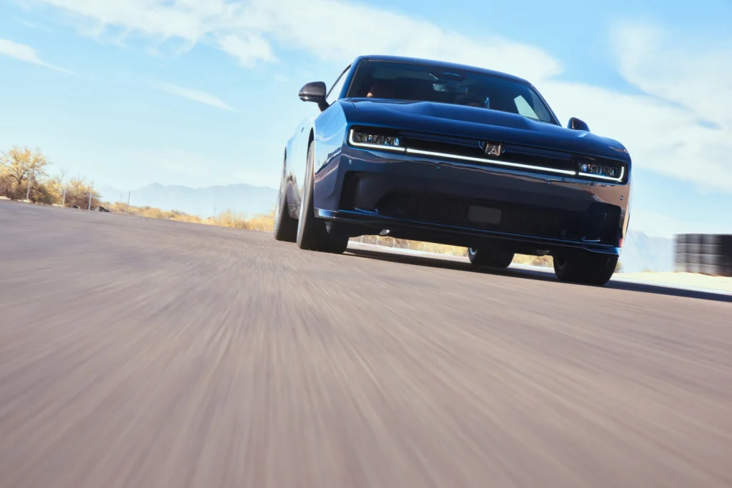 Dodge Charger Daytona ma 670 KM i można go już zamawiać w Polsce - Dodge ChargerDaytona fot Stellantis 5