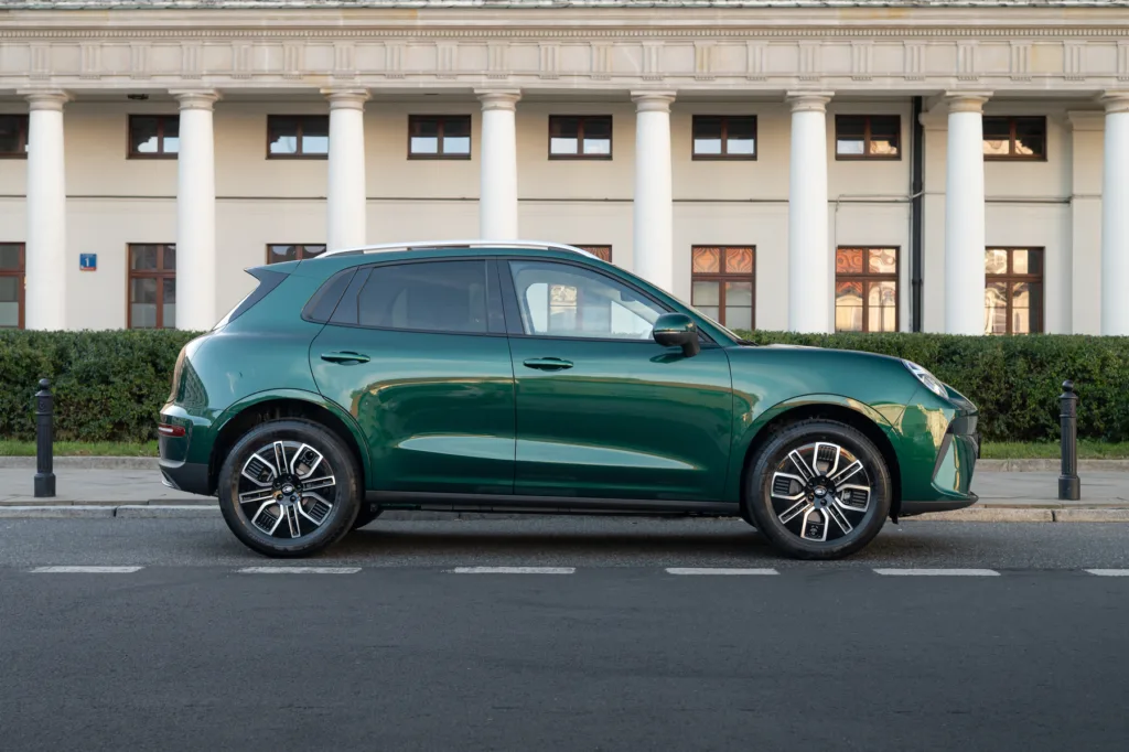 GWM ORA 5 wjeżdża do Polski z ceną od 109 900 zł. Producent zapowiada też elektryczną odmianę - GWM Ora 5 8