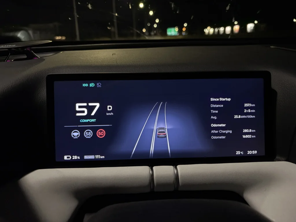 XPENG G9: 391 kW na ładowarce i 12 minut do 80 procent. "Elektryki" zmieniają się szybko - IMG 3018