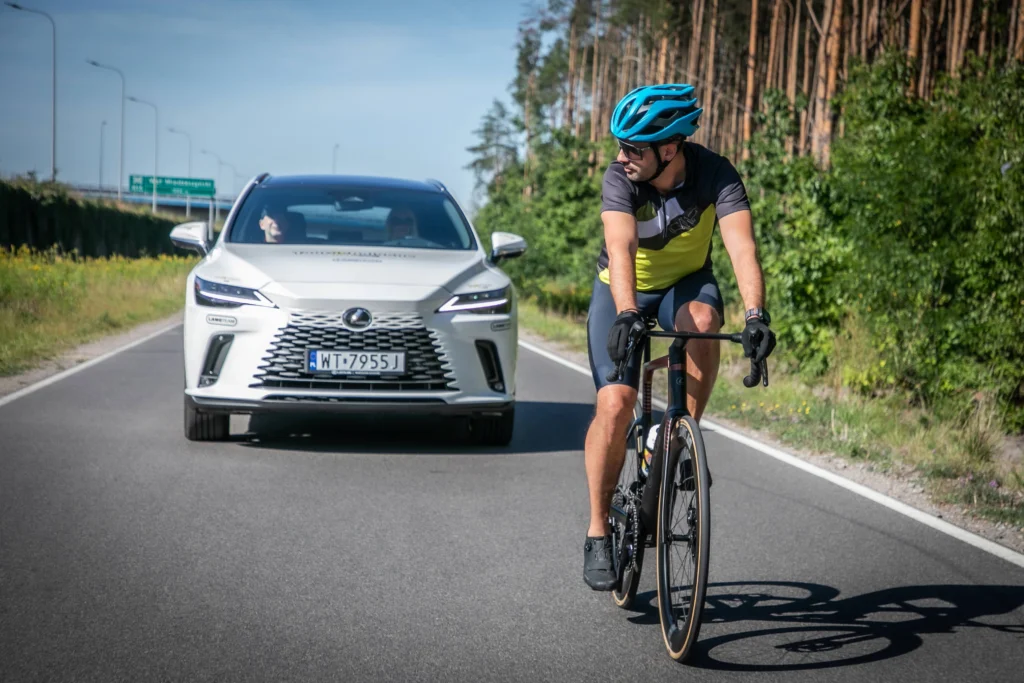 Testowałem wyjątkowego Lexusa. Możesz go mieć za 45 tysięcy złotych - Lexus Ridleya Noah Fast 3.0 10
