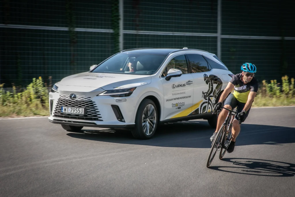 Testowałem wyjątkowego Lexusa. Możesz go mieć za 45 tysięcy złotych - Lexus Ridleya Noah Fast 3.0 11
