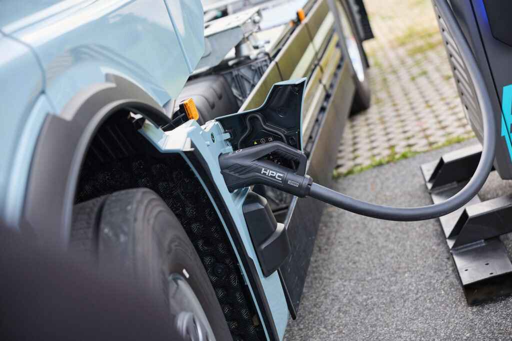 MAN pokazuje, że diesel właśnie stracił przewagę. 35% rejestracji eHDV do końca dekady - MAN raport 2