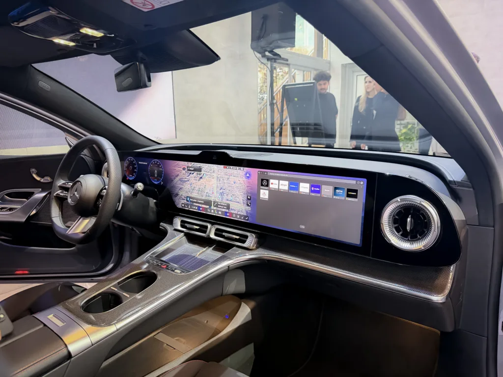 Mercedes C 400 EQ wjechał do Polski. Elektryczna Klasa C startuje od 299 900 zł Mercedes C 400 EQ wjechał do Polski. Elektryczna Klasa C startuje od 299 900 zł - MB C400 EQ 9