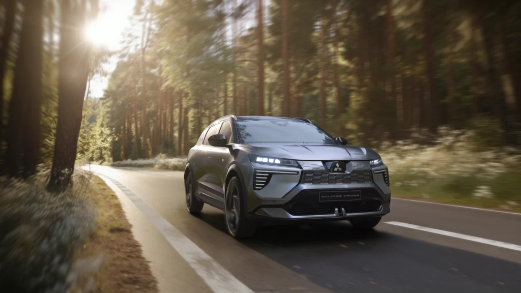 Mitsubishi rozbudowuje ofertę elektrycznego Eclipse Crossa. Na baterii NMC do 650 kilometrów - Mitshubisi Eclipse Cross 1