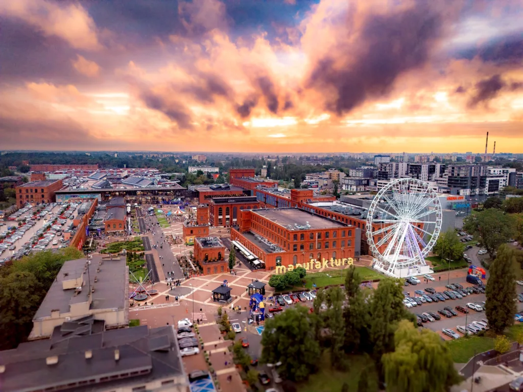 New Mobility Experience 2026: ponad 500 jazd testowych i 100 aut na EV Light Show - NMExp Lodz 22