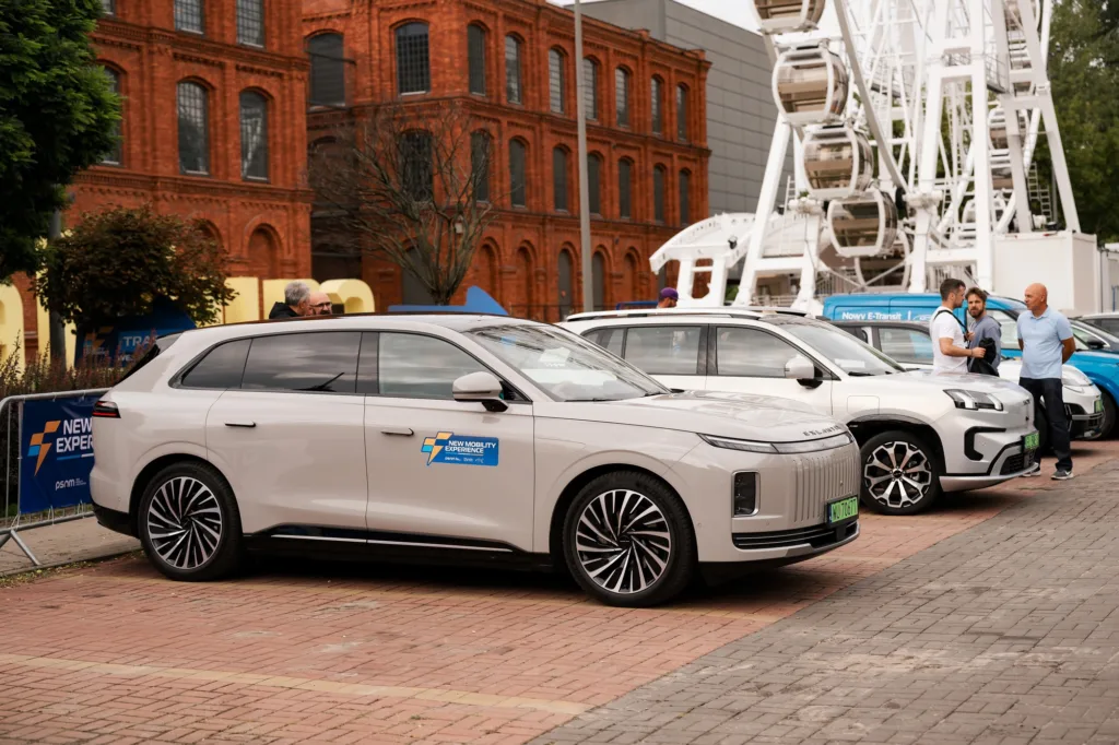 New Mobility Experience 2026: ponad 500 jazd testowych i 100 aut na EV Light Show - NMExp Lodz 8