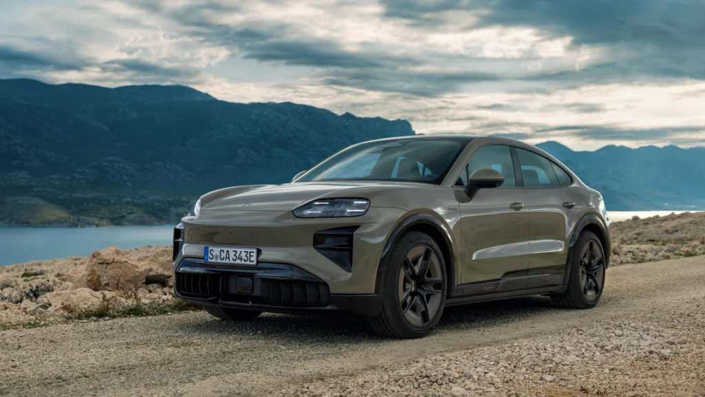 Porsche: wygoda o mocy 11 kW dla właścicieli Cayenne - Porsche indukcja Cayenne 2