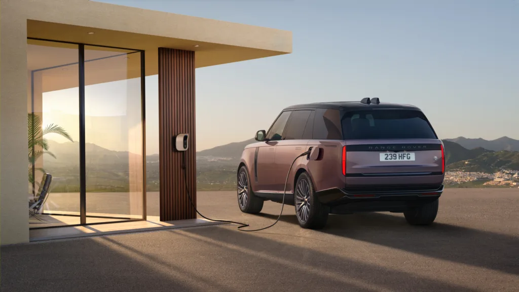 Brytyjska ikona motoryzacji teraz na prąd. Range Rover Electric ma 550 KM i wielką baterię - RANGE ROVER ELECTRIC 2