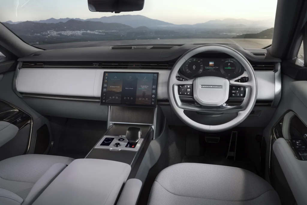 Brytyjska ikona motoryzacji teraz na prąd. Range Rover Electric ma 550 KM i wielką baterię - RANGE ROVER ELECTRIC 4