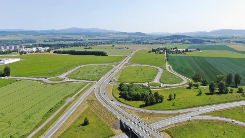 3 km w tunelu na S8? GDDKiA pokazała trzy warianty odcinka między Wrocławiem a Kłodzkiem 3 km w tunelu na S8? GDDKiA pokazała trzy warianty odcinka między Wrocławiem a Kłodzkiem - S8 trzy warianty 2