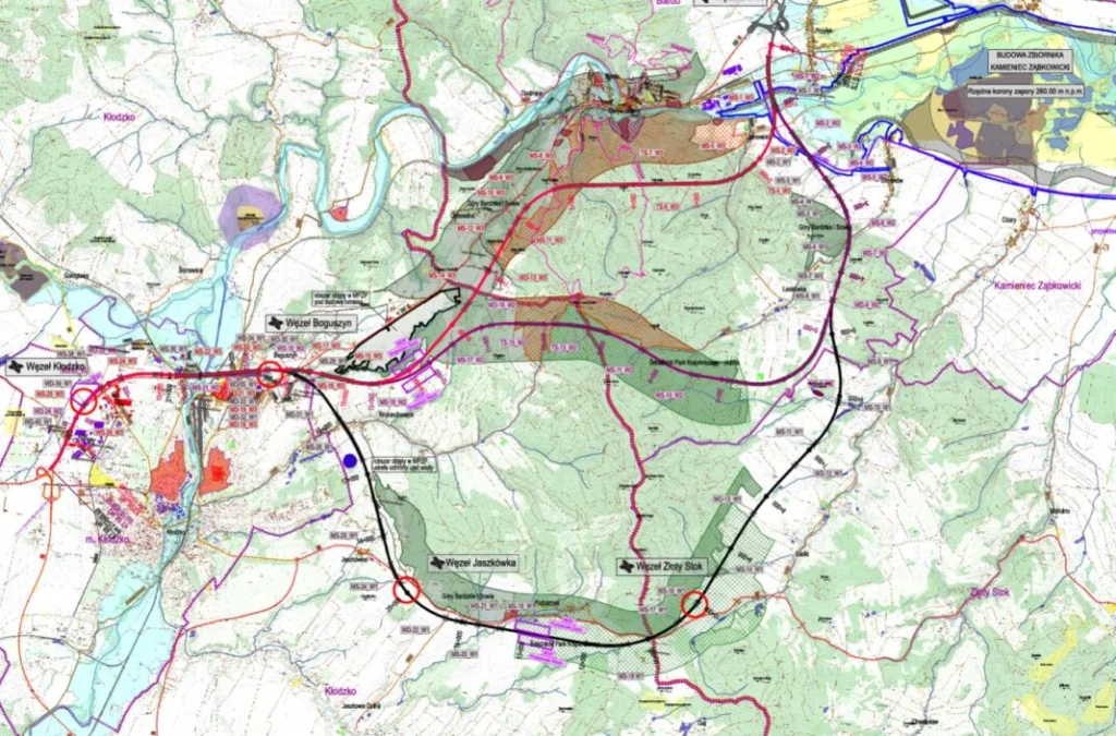3 km w tunelu na S8? GDDKiA pokazała trzy warianty odcinka między Wrocławiem a Kłodzkiem 3 km w tunelu na S8? GDDKiA pokazała trzy warianty odcinka między Wrocławiem a Kłodzkiem - S8 trzy warianty 55