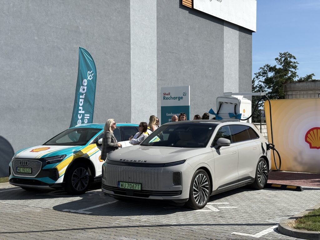 Shell postawi 60 nowych stacji ładowania 400 kW. 25 ma działać jeszcze w tym roku! - Shell stacje ladowania 3