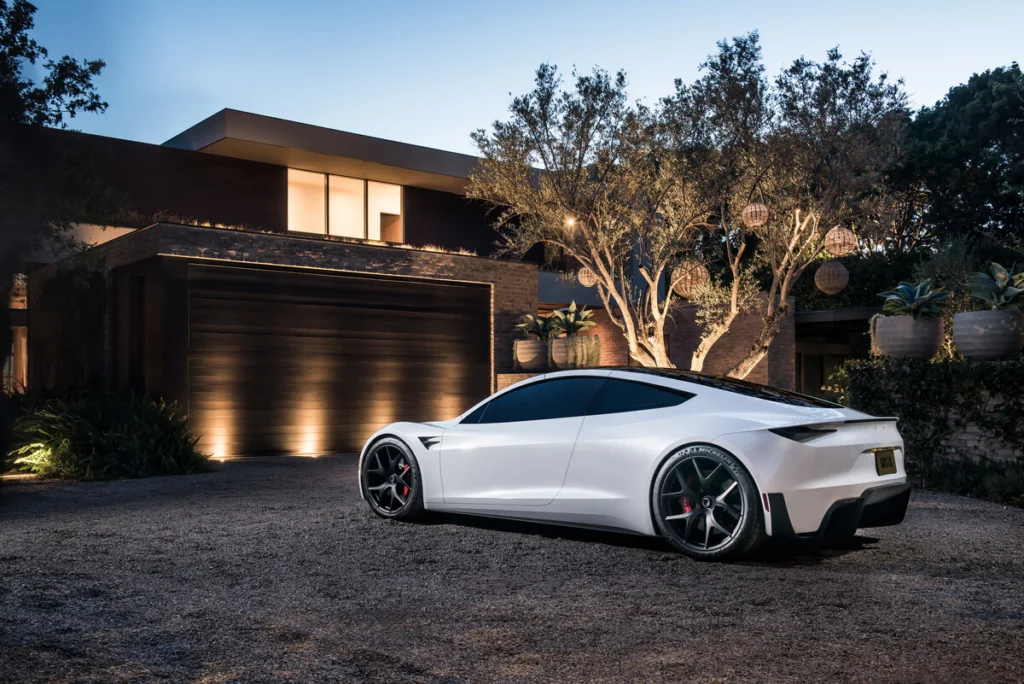 Tesla przesuwa premierę Roadstera z 1 na 15 października. Dziewiąty rok oczekiwania! - Tesla Roadster 222