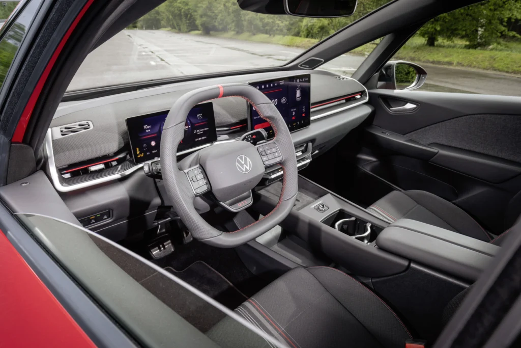 326 KM i napęd na tył. Takiego „sportowca” Volkswagen jeszcze nie miał! 326 KM i napęd na tył. Takiego „sportowca” Volkswagen jeszcze nie miał! - Volkswagen ID.3 GTI 3