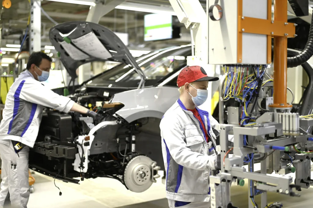 Volkswagen zaskoczony sukcesem EV, ogranicza produkcję ICE. Czy wszystkie fabryki przetrwają? Volkswagen zaskoczony sukcesem EV, ogranicza produkcję ICE. Czy wszystkie fabryki przetrwają? - Volkswagen Zwickau 2