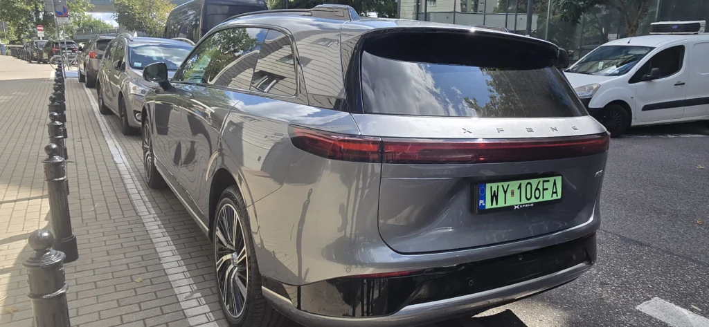 XPENG G9: 391 kW na ładowarce i 12 minut do 80 procent. "Elektryki" zmieniają się szybko - XPENG G9 44
