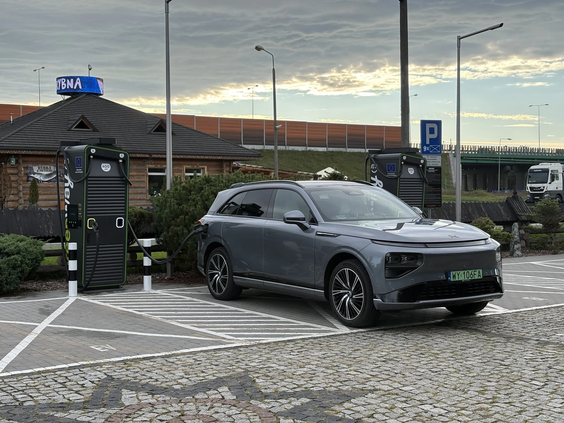 XPENG G9 test elektromobilnych 1