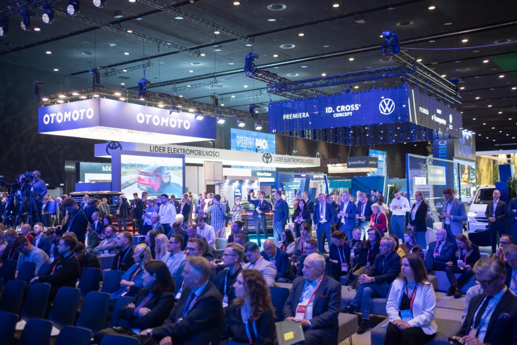 EXPO Kongresu Nowej Mobilności: premierowe pokazy, innowacje, przyszłość. I jazdy testowe! - expo KNM 12