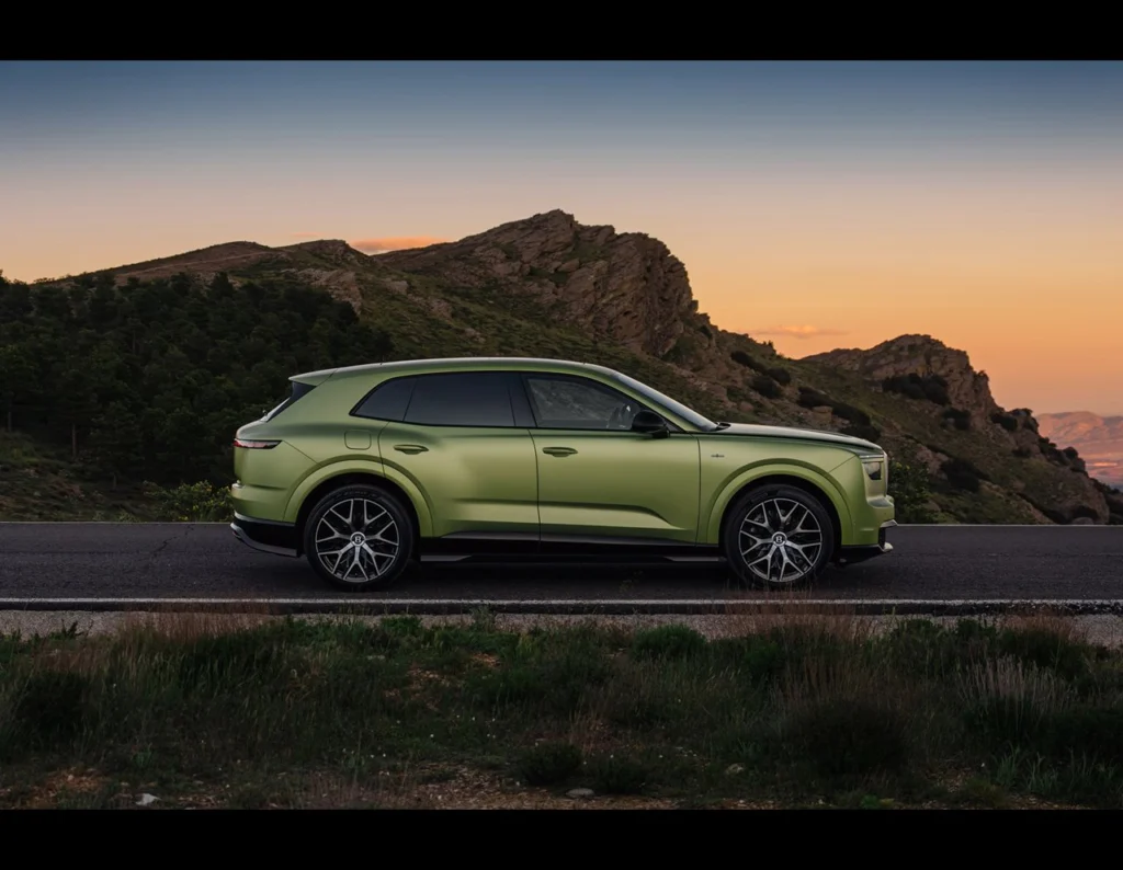 Bentley Torcal to pierwszy elektryczny model marki. Ma 888 KM i 600 km zasięgu - obraz 10